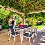 Villa Seaview 4 Bedroom Luxury With Private Indoor & Outdoor Pool *