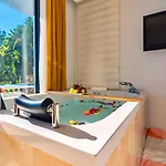 Villa Seaview 4 Bedroom Luxury With Private Indoor & Outdoor Pool *