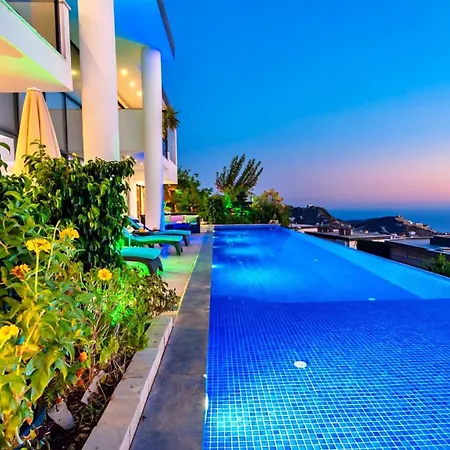 Seaview 4 Bedroom Luxury With Private Indoor & Outdoor Pool קלקן