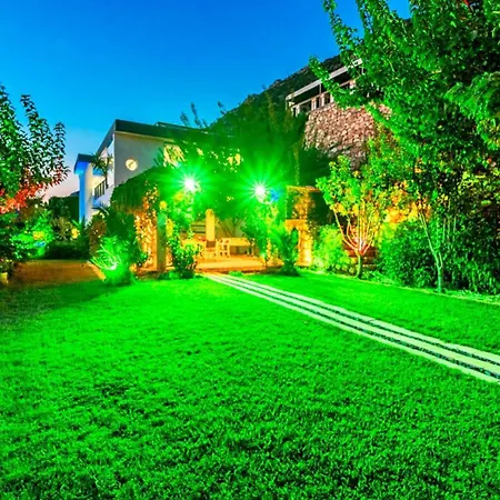 Seaview 4 Bedroom Luxury With Private Indoor & Outdoor Pool *