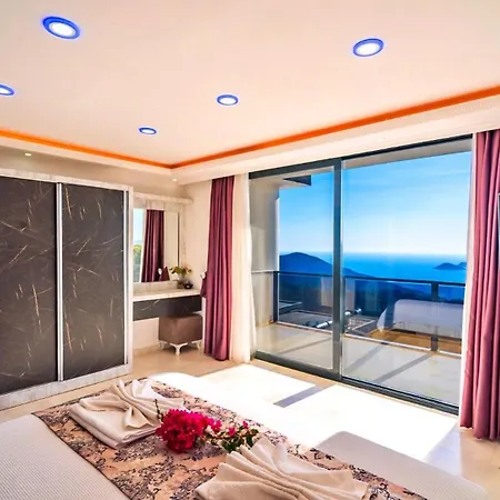 Villa Seaview 4 Bedroom Luxury With Private Indoor & Outdoor Pool *