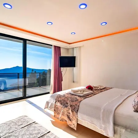 Seaview 4 Bedroom Luxury With Private Indoor & Outdoor Pool * קלקן