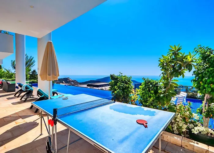 Seaview 4 Bedroom Luxury With Private Indoor & Outdoor Pool