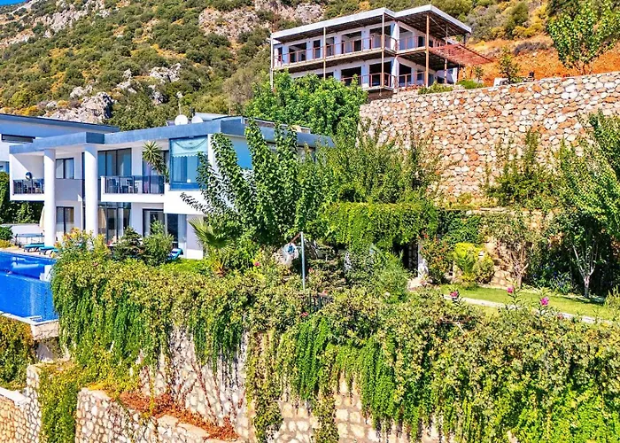 Seaview 4 Bedroom Luxury With Private Indoor & Outdoor Pool 卡尔坎