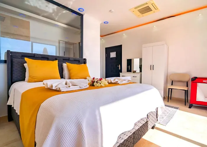 Seaview 4 Bedroom Luxury With Private Indoor & Outdoor Pool