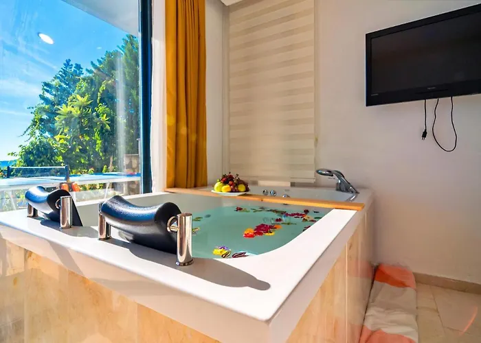 别墅 Seaview 4 Bedroom Luxury With Private Indoor & Outdoor Pool *