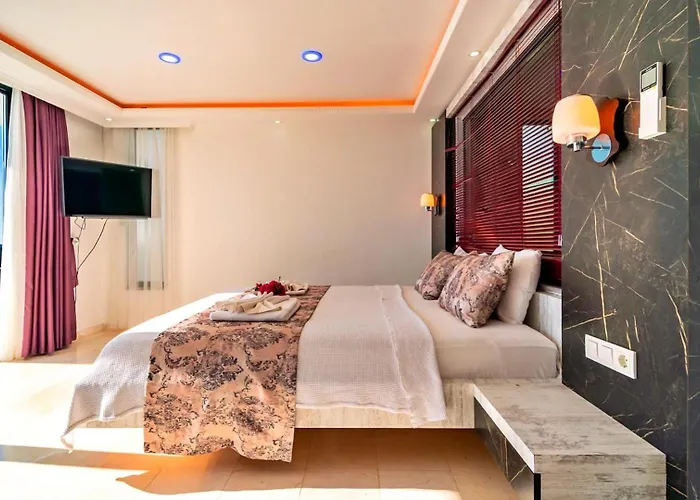 Seaview 4 Bedroom Luxury With Private Indoor & Outdoor Pool