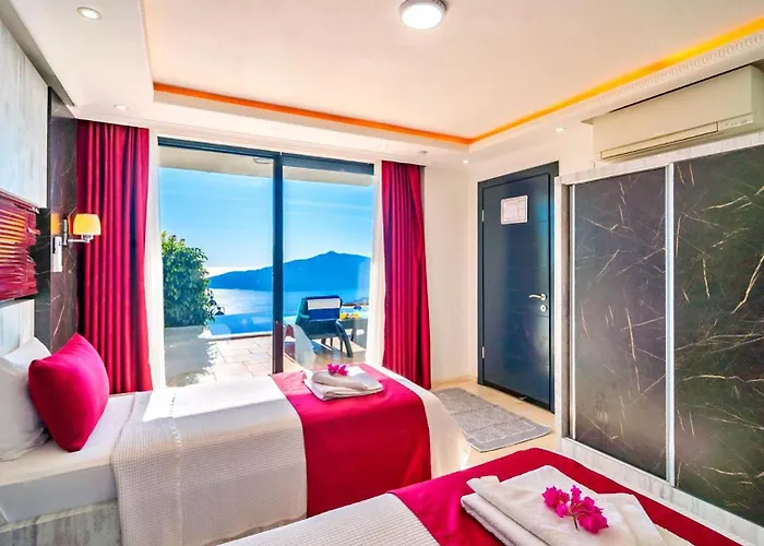 Seaview 4 Bedroom Luxury With Private Indoor & Outdoor Pool 卡尔坎
