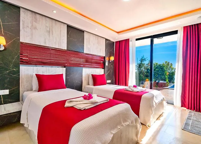 Seaview 4 Bedroom Luxury With Private Indoor & Outdoor Pool 卡尔坎